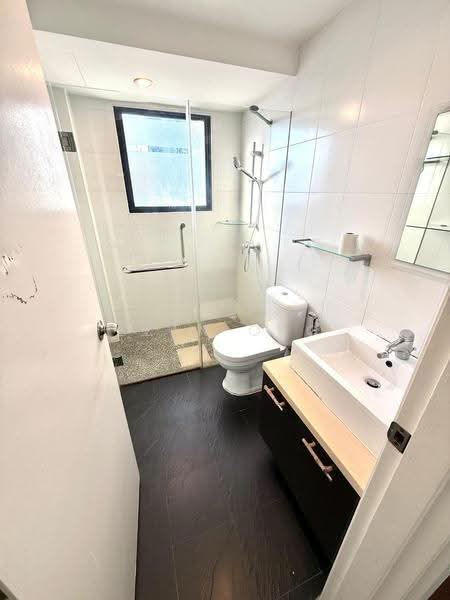 Central Green, 9 Jalan Membina, Alexandra / Commonwealth, Room Rental, 180 sqft, Condominium For Rent, by Sean Ong, 500280820 - Bathroom - PropertyGuru.com.sg