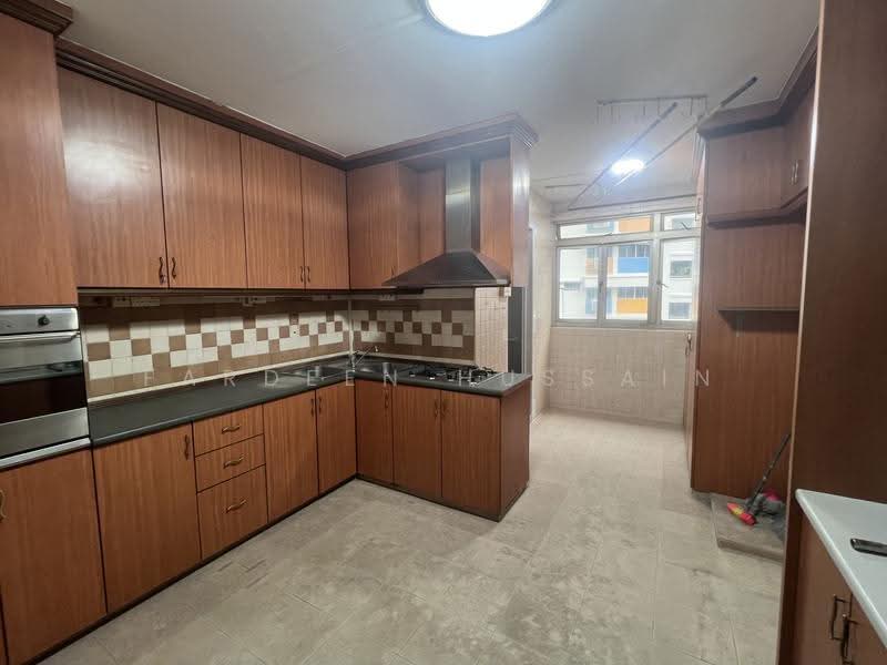 977 Jurong West Street 93, 977 Jurong West Street 93, Boon Lay / Jurong / Tuas, 3 Bedrooms, 1,302 sqft, HDB Flat For Sale, by Fardeen Hussain, 500280825 - Kitchen - PropertyGuru.com.sg