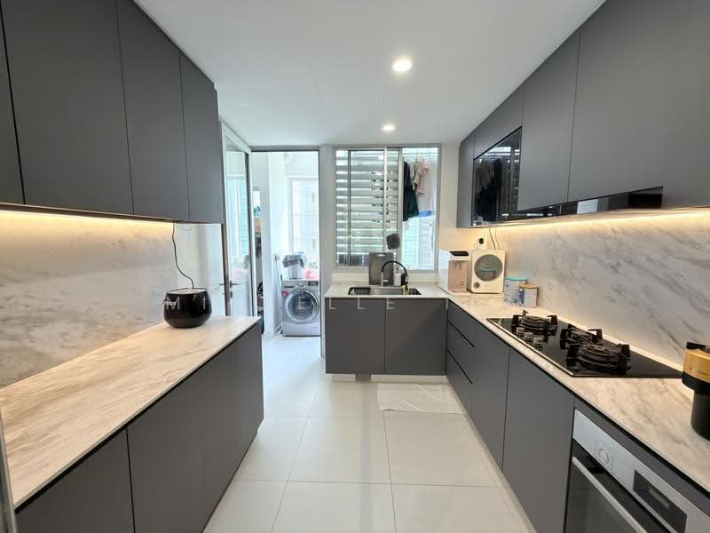 Cairnhill Residences, 33 Cairnhill Circle, Orchard / River Valley, 3 Bedrooms, 1,173 sqft, Apartment For Sale, by Michelle Tan, 500280831 - Kitchen - PropertyGuru.com.sg