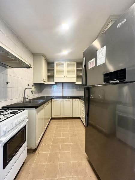 La Crystal, 160 Killiney Road, Orchard / River Valley, 3 Bedrooms, 958 sqft, Condominium For Sale, by Sylvia Tan Z M, 500280832 - Kitchen - PropertyGuru.com.sg