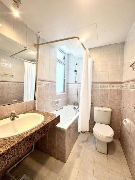 La Crystal, 160 Killiney Road, Orchard / River Valley, 3 Bedrooms, 958 sqft, Condominium For Sale, by Sylvia Tan Z M, 500280832 - Master bathroom - PropertyGuru.com.sg