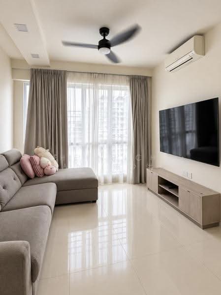 La Casa, 64 Woodlands Drive 16, Admiralty / Woodlands, 2 Bedrooms, 904 sqft, Condominium For Sale, by Heinrich Tan (陈少洪), 500280835 - Living Room - PropertyGuru.com.sg