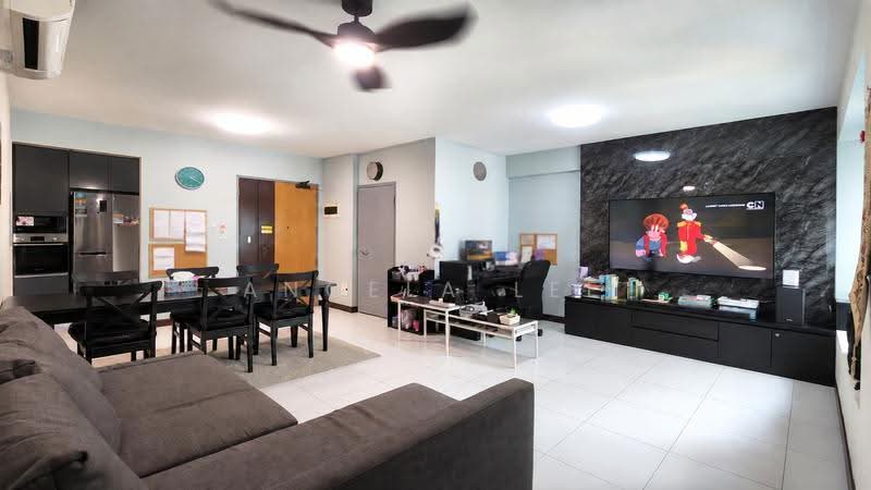 410B Fernvale Road, 410B Fernvale Road, Seletar / Yio Chu Kang, 3 Bedrooms, 1,022 sqft, HDB Flat For Sale, by Angela Lee, 500280836 - Living Room - PropertyGuru.com.sg