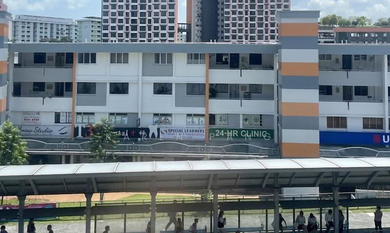Clementi Avenue 3, Buona Vista / West Coast / Clementi New Town, 1,300 sqft, Other Retail For Rent, by Karen Pang, 500280838 - Exterior - CommercialGuru.com.sg