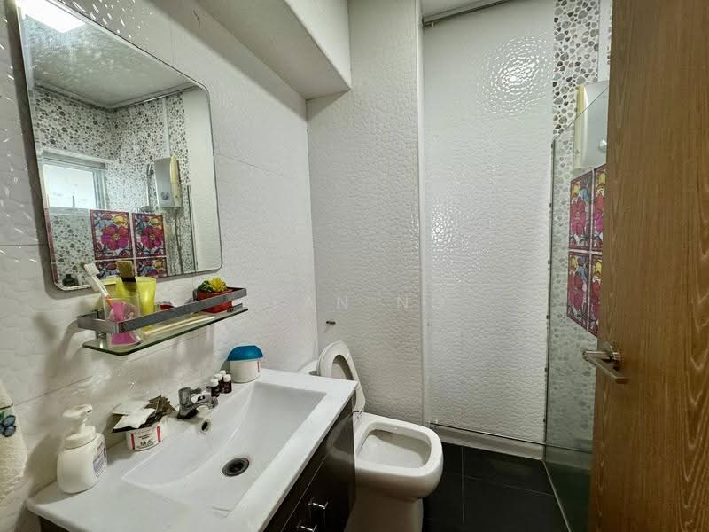 122 Bukit Batok Central, 122 Bukit Batok Central, Dairy Farm / Bukit Panjang / Choa Chu Kang, 4 Bedrooms, 1,593 sqft, HDB Flat For Sale, by Sean NG, 500280841 - Bathroom - PropertyGuru.com.sg