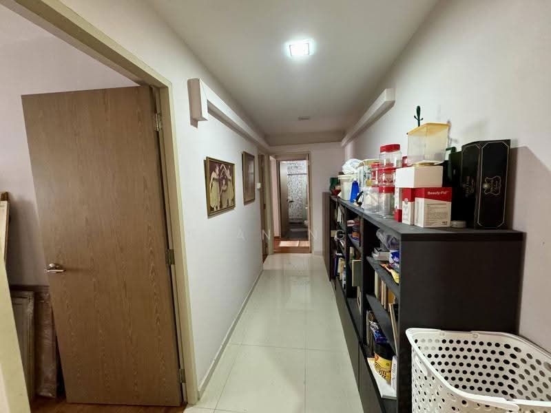 122 Bukit Batok Central, 122 Bukit Batok Central, Dairy Farm / Bukit Panjang / Choa Chu Kang, 4 Bedrooms, 1,593 sqft, HDB Flat For Sale, by Sean NG, 500280841 - Corridor - PropertyGuru.com.sg