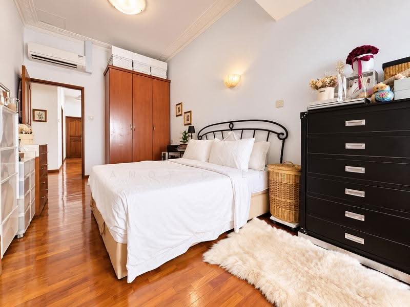 โ
๐๐ฎ๐ป๐ฑ๐ฒ๐ฑ ๐๐
๐ฐ๐ฒ๐น๐น๐ฒ๐ป๐ฐ๐ฒโ
Attractive Price! Kembangan Freehold Detached! MRT Station, Lorong Marzuki | Lorong Melayu | Lorong Mydin, Eunos / Geylang / Paya Lebar, 6 Bedrooms, 4,800 sqft, Detached House For Sale, by Andy Cheng, 500280854 - Bedroom - PropertyGuru.com.sg
