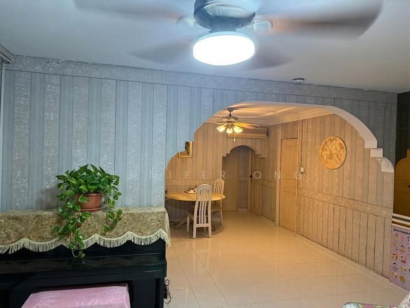4 Toh Yi Drive, 4 Toh Yi Drive, Clementi Park / Upper Bukit Timah, 4 Bedrooms, 1,313 sqft, HDB Flat For Sale, by Jennifer Ong, 500280860 - Living Room - PropertyGuru.com.sg
