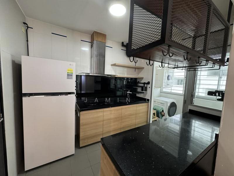 231A Sumang Lane, 231A Sumang Lane, Hougang / Punggol / Sengkang, 3 Bedrooms, 1,001 sqft, HDB Flat For Sale, by Benjamin Ong, 500280867 - Kitchen - PropertyGuru.com.sg
