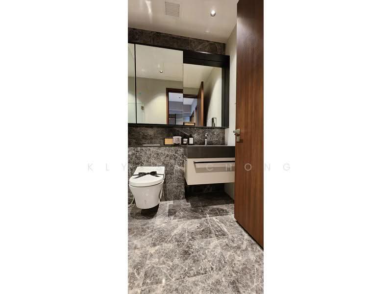 Parksuites, 28 Holland Grove Road, Tanglin / Holland / Bukit Timah, 4 Bedrooms, 3,068 sqft, Condominium For Sale, by Klyssa Chong, 500280874 - Bathroom - PropertyGuru.com.sg