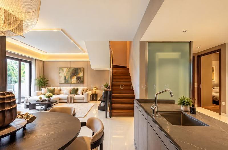 Parksuites, 28 Holland Grove Road, Tanglin / Holland / Bukit Timah, 4 Bedrooms, 3,068 sqft, Condominium For Sale, by Klyssa Chong, 500280874 - Living Room - PropertyGuru.com.sg