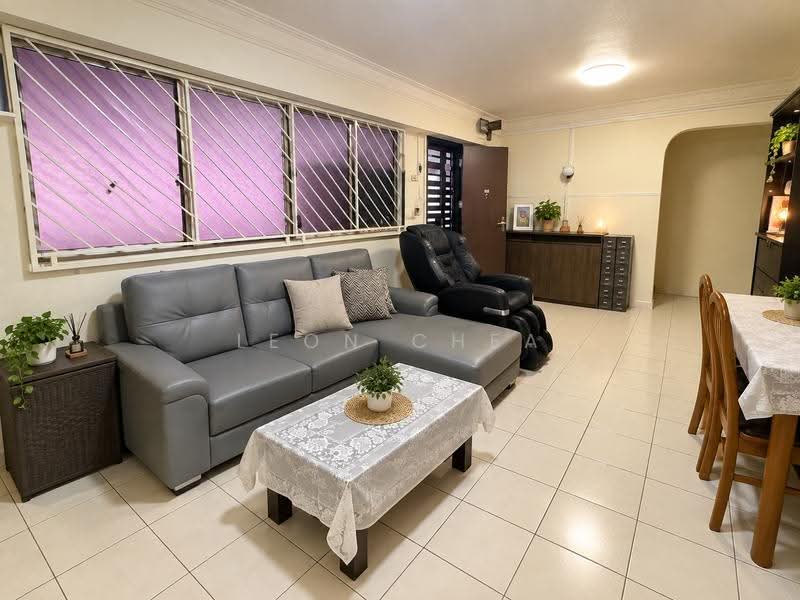 868 Yishun Street 81, 868 Yishun Street 81, Sembawang / Yishun, 3 Bedrooms, 904 sqft, HDB Flat For Sale, by Leon Chea, 500280875 - Living Room - PropertyGuru.com.sg