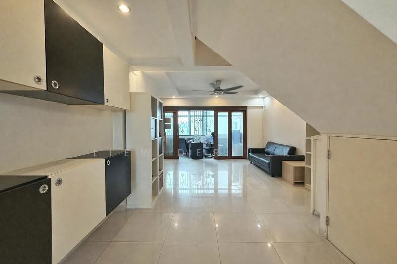 549 Jurong West Street 42, 549 Jurong West Street 42, Boon Lay / Jurong / Tuas, 4 Bedrooms, 1,690 sqft, HDB Flat For Sale, by Liew Derrick, 500280879 - Living Room - PropertyGuru.com.sg