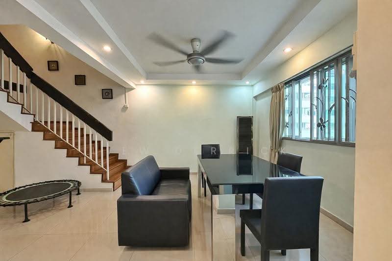 549 Jurong West Street 42, 549 Jurong West Street 42, Boon Lay / Jurong / Tuas, 4 Bedrooms, 1,690 sqft, HDB Flat For Sale, by Liew Derrick, 500280879 - Living Room - PropertyGuru.com.sg
