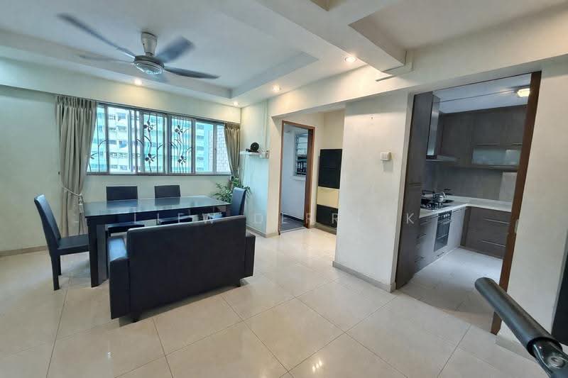 549 Jurong West Street 42, 549 Jurong West Street 42, Boon Lay / Jurong / Tuas, 4 Bedrooms, 1,690 sqft, HDB Flat For Sale, by Liew Derrick, 500280879 - Dining Room - PropertyGuru.com.sg