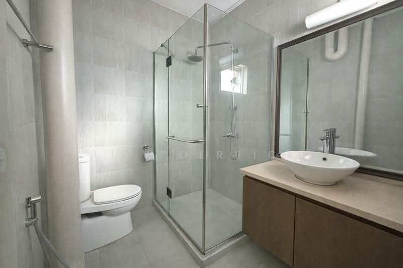 549 Jurong West Street 42, 549 Jurong West Street 42, Boon Lay / Jurong / Tuas, 4 Bedrooms, 1,690 sqft, HDB Flat For Sale, by Liew Derrick, 500280879 - Bathroom - PropertyGuru.com.sg