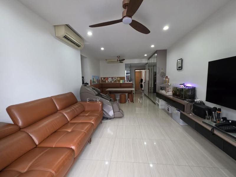 My Manhattan, 33 Simei Street 3, Pasir Ris / Tampines, 4 Bedrooms, 1,313 sqft, Condominium For Sale, by EK Tan, 500280888 - Living Room - PropertyGuru.com.sg