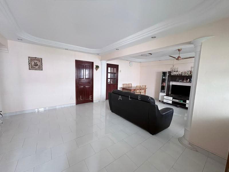 406 Choa Chu Kang Avenue 3, 406 Choa Chu Kang Avenue 3, Dairy Farm / Bukit Panjang / Choa Chu Kang, 3 Bedrooms, 1,119 sqft, HDB Flat For Sale, by Alex Alex, 500280894 - Living Room - PropertyGuru.com.sg