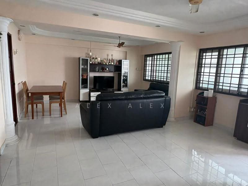 406 Choa Chu Kang Avenue 3, 406 Choa Chu Kang Avenue 3, Dairy Farm / Bukit Panjang / Choa Chu Kang, 3 Bedrooms, 1,119 sqft, HDB Flat For Sale, by Alex Alex, 500280894 - Living Room - PropertyGuru.com.sg