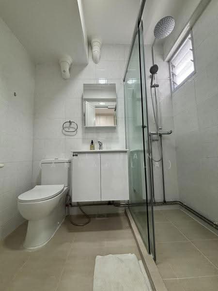 5 Farrer Road, 5 Farrer Road, Tanglin / Holland / Bukit Timah, 3 Bedrooms, 1,292 sqft, HDB Flat For Rent, by Bell Tan (Annabella), 500280897 - Bathroom - PropertyGuru.com.sg
