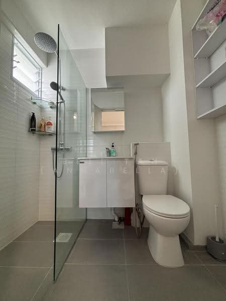 5 Farrer Road, 5 Farrer Road, Tanglin / Holland / Bukit Timah, 3 Bedrooms, 1,292 sqft, HDB Flat For Rent, by Bell Tan (Annabella), 500280897 - Bathroom - PropertyGuru.com.sg