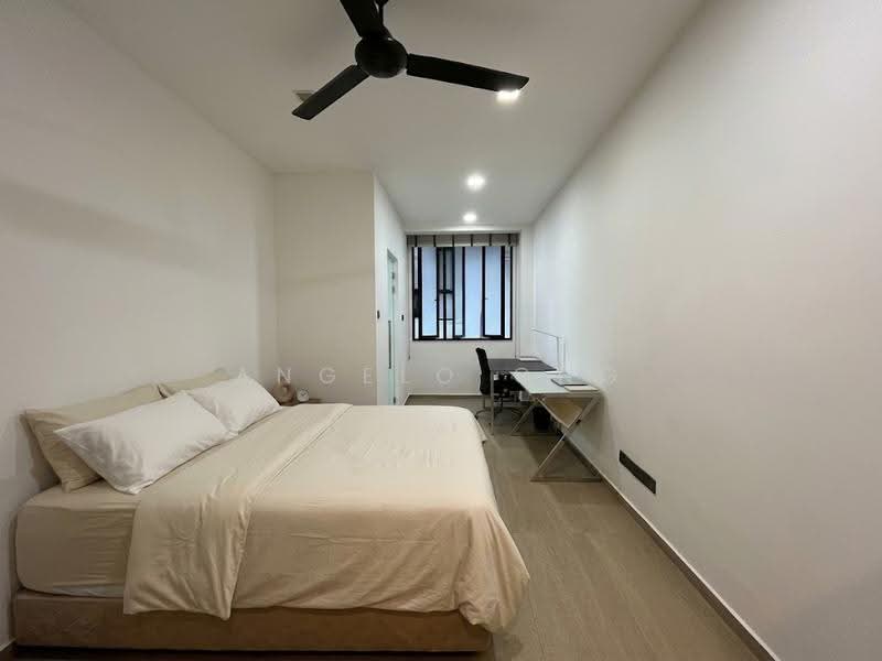 Freehold Renovated Terrace with Lift Provision (Hillview MRT) D23, Jalan Gumilang, Dairy Farm / Bukit Panjang / Choa Chu Kang, 6 Bedrooms, 5,500 sqft, Terraced House For Sale, by Angelo Ong, 500280902 - Bedroom - PropertyGuru.com.sg