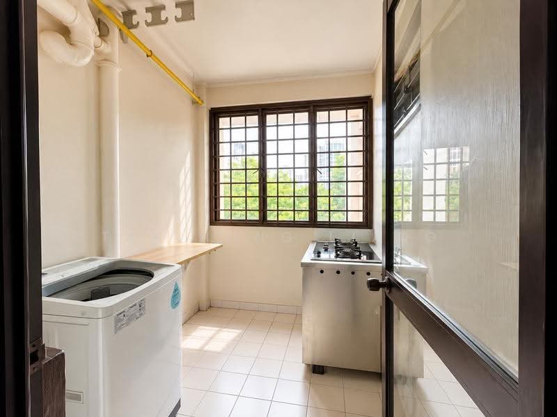693 Jurong West Central 1, 693 Jurong West Central 1, Boon Lay / Jurong / Tuas, 3 Bedrooms, 1,098 sqft, HDB Flat For Sale, by Tan Hong Liang, 500280912 - Service yard - PropertyGuru.com.sg