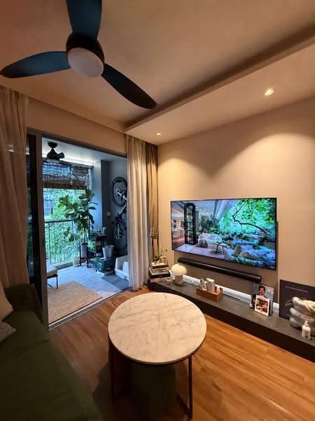 530C Pasir Ris Drive 1, 530C Pasir Ris Drive 1, Pasir Ris / Tampines, 3 Bedrooms, 926 sqft, HDB Flat For Sale, by Julie Kay, 500280930 - Living Room - PropertyGuru.com.sg