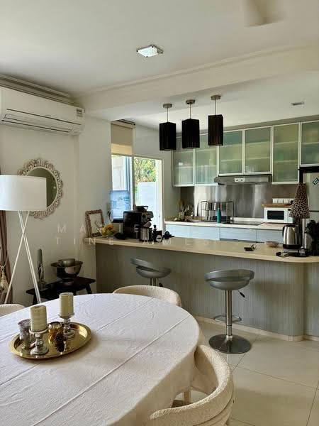 Lewis Lodge, 41A Lewis Road, Tanglin / Holland / Bukit Timah, 3 Bedrooms, 1,657 sqft, Apartment For Rent, by Marie-Christine Amestoy, 500280932 - Kitchen - PropertyGuru.com.sg