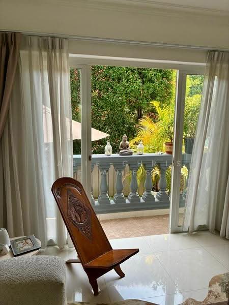 Lewis Lodge, 41A Lewis Road, Tanglin / Holland / Bukit Timah, 3 Bedrooms, 1,657 sqft, Apartment For Rent, by Marie-Christine Amestoy, 500280932 - Balcony - PropertyGuru.com.sg