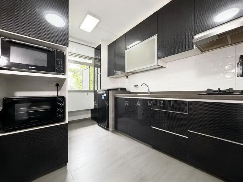 550 Choa Chu Kang Street 52, 550 Choa Chu Kang Street 52, Dairy Farm / Bukit Panjang / Choa Chu Kang, 3 Bedrooms, 1,302 sqft, HDB Flat For Sale, by Irfan Ramzi, 500280933 - Kitchen - PropertyGuru.com.sg