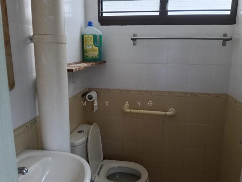 541 Ang Mo Kio Avenue 10, 541 Ang Mo Kio Avenue 10, Ang Mo Kio / Bishan / Thomson, Room Rental, 100 sqft, HDB Flat For Rent, by Max Ang, 500280942 - PropertyGuru.com.sg