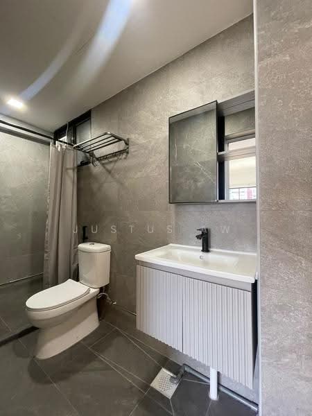 Textile Centre, 200 Jalan Sultan, Beach Road / Bugis / Rochor, 2 Bedrooms, 883 sqft, Apartment For Sale, by Justus Aw, 500280952 - Master bath - PropertyGuru.com.sg