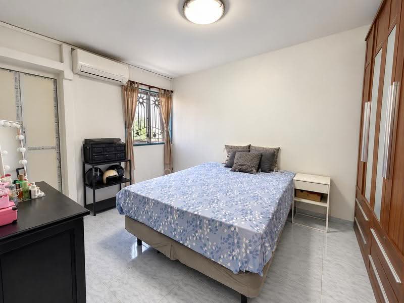 251 Bukit Batok East Avenue 5, 251 Bukit Batok East Avenue 5, Dairy Farm / Bukit Panjang / Choa Chu Kang, 2 Bedrooms, 785 sqft, HDB Flat For Sale, by Hafiqal Amer, 500280981 - Master Bedroom - PropertyGuru.com.sg