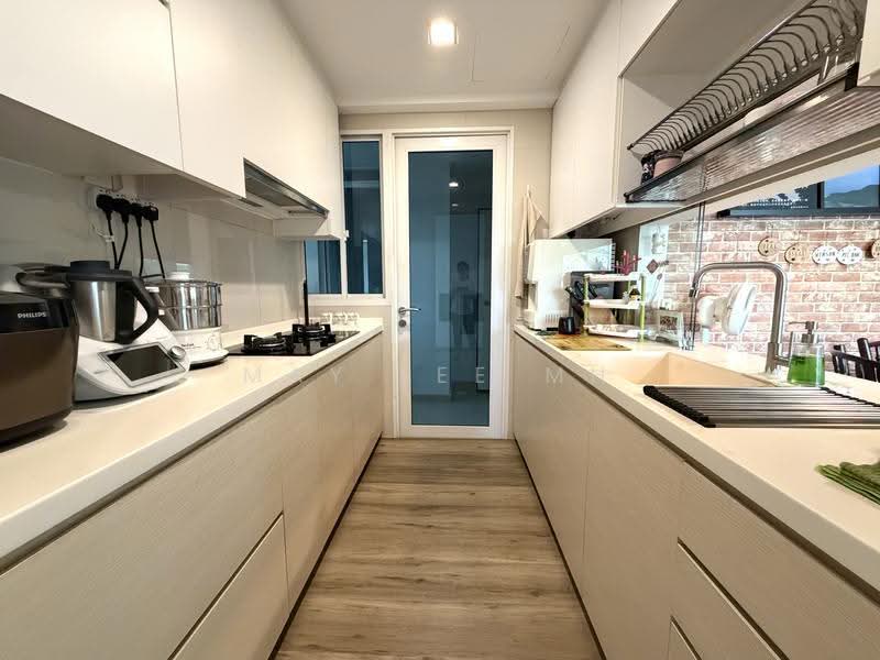 Waterview, 79 Tampines Avenue 1, Pasir Ris / Tampines, 4 Bedrooms, 1,700 sqft, Condominium For Sale, by May Lee MH, 500281012 - Kitchen - PropertyGuru.com.sg