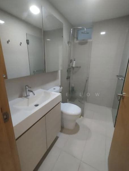 The Tampines Trilliant, 29 Tampines Central 7, Pasir Ris / Tampines, 2 Bedrooms, 872 sqft, Condominium For Rent, by Joanne Low, 500281019 - Bathroom - PropertyGuru.com.sg