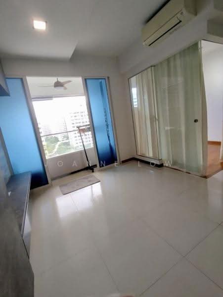 The Tampines Trilliant, 29 Tampines Central 7, Pasir Ris / Tampines, 2 Bedrooms, 872 sqft, Condominium For Rent, by Joanne Low, 500281019 - Living Room - PropertyGuru.com.sg