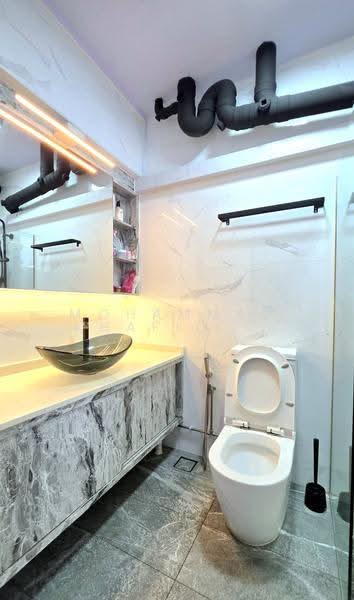 408 Sembawang Drive, 408 Sembawang Drive, Sembawang / Yishun, 4 Bedrooms, 1,399 sqft, HDB Flat For Sale, by Mohammad Khafidz(Fizzy Fizz), 500281028 - Bathroom - PropertyGuru.com.sg