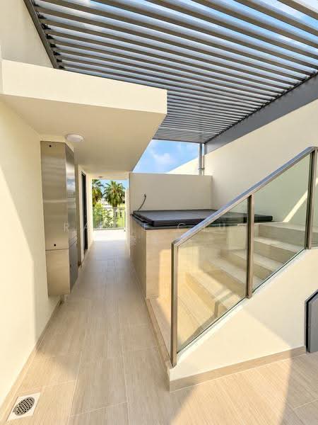 Skies Miltonia, 3 Miltonia Close, Sembawang / Yishun, 5 Bedrooms, 4,672 sqft, Condominium For Sale, by Rayne Chua 蔡美慧, 500281038 - Private Rood Terrace w/o Jacuzzi - PropertyGuru.com.sg
