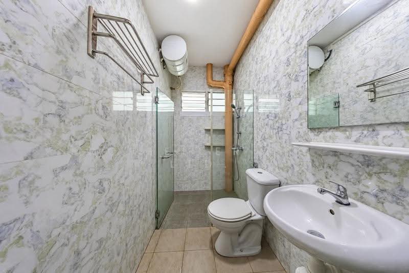 138 Petir Road, 138 Petir Road, Dairy Farm / Bukit Panjang / Choa Chu Kang, 4 Bedrooms, 1,561 sqft, HDB Flat For Sale, by Gina Tow, 500281040 - Bathroom - PropertyGuru.com.sg
