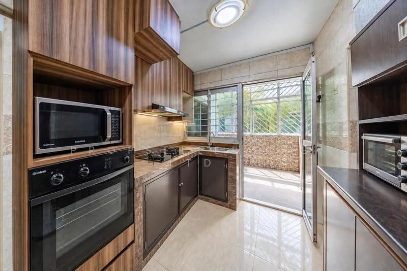 138 Petir Road, 138 Petir Road, Dairy Farm / Bukit Panjang / Choa Chu Kang, 4 Bedrooms, 1,561 sqft, HDB Flat For Sale, by Gina Tow, 500281040 - Kitchen - PropertyGuru.com.sg