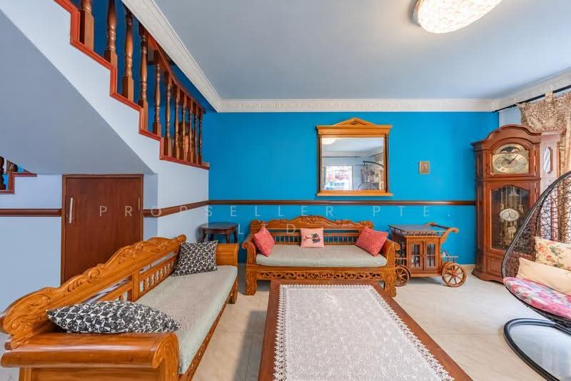 138 Petir Road, 138 Petir Road, Dairy Farm / Bukit Panjang / Choa Chu Kang, 4 Bedrooms, 1,561 sqft, HDB Flat For Sale, by Gina Tow, 500281040 - Living Room - PropertyGuru.com.sg
