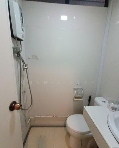 Teresa Ville, 1001 Lower Delta Road, Harbourfront / Telok Blangah, Room Rental, 180 sqft, Condominium For Rent, by Connie Seah, 500281042 - Bathroom - PropertyGuru.com.sg