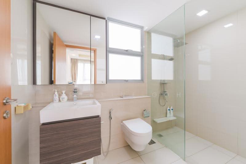 Prive, 39 Punggol Field, Hougang / Punggol / Sengkang, 2 Bedrooms, 883 sqft, Condominium For Sale, by Qristine Goh, 500281046 - Bathroom - PropertyGuru.com.sg