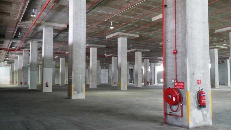 Warehouse - 9m Ceiling Height/3 Dedicated Loading Bays, Gul Circle MRT, Boon Lay / Jurong / Tuas, 20,000 sqft, Warehouse For Rent, by Betsy Loh, 500281063 - Car Park - CommercialGuru.com.sg