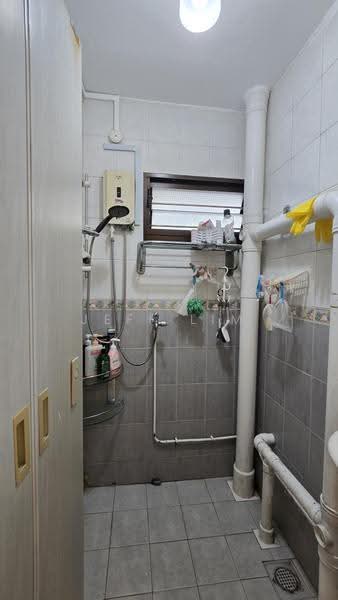 1 Dover Road, 1 Dover Road, Buona Vista / West Coast / Clementi New Town, Room Rental, 200 sqft, HDB Flat For Rent, by Jeff Lim, 500281070 - Bathroom - PropertyGuru.com.sg