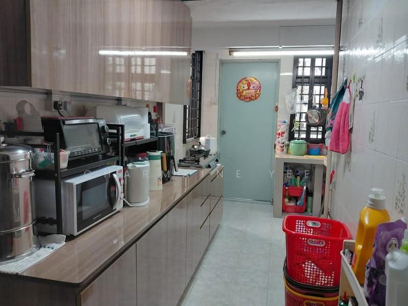 107 Jalan Bukit Merah, 107 Jalan Bukit Merah, Alexandra / Commonwealth, 2 Bedrooms, 700 sqft, HDB Flat For Rent, by Charmaine Yee, 500281080 - Kitchen - PropertyGuru.com.sg
