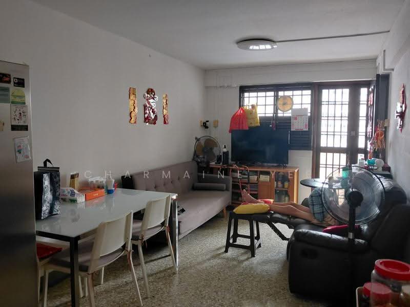107 Jalan Bukit Merah, 107 Jalan Bukit Merah, Alexandra / Commonwealth, 2 Bedrooms, 700 sqft, HDB Flat For Rent, by Charmaine Yee, 500281080 - Living Room - PropertyGuru.com.sg