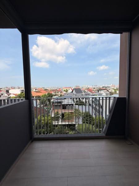 The Garden Residences, 7 Serangoon North View, Hougang / Punggol / Sengkang, 2 Bedrooms, 614 sqft, Condominium For Rent, by Fann Fan, 500281110 - Balcony - PropertyGuru.com.sg