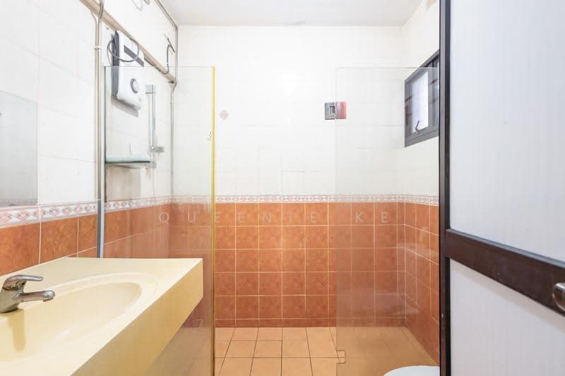 309C Anchorvale Road, 309C Anchorvale Road, Hougang / Punggol / Sengkang, 3 Bedrooms, 1,194 sqft, HDB Flat For Sale, by Queenie Ke, 500281113 - Bathroom - PropertyGuru.com.sg